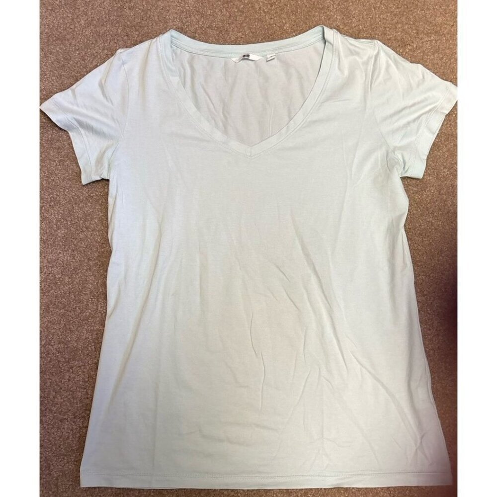 Uniqlo Women Color T Shirt V Neck Mint Green Size Medium